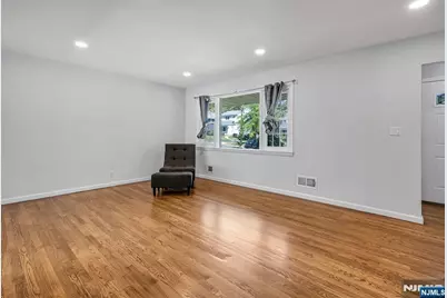 858 Barbara Drive, Teaneck Township, NJ 07666 - Photo 4