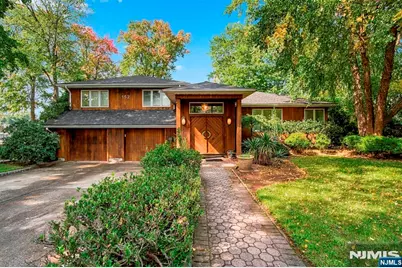 152 Sussex Road, Washington Township, NJ 07676 - Photo 1