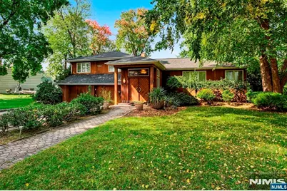 152 Sussex Road, Washington Township, NJ 07676 - Photo 2