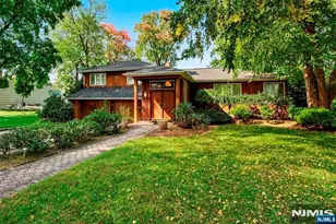 152 Sussex Rd, Washington Township, NJ 07676 - Photo 2