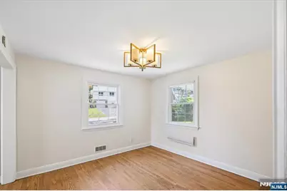 694 Northumberland Road, Teaneck Township, NJ 07666 - Photo 10