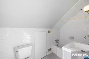 694 Northumberland Rd, Teaneck Township, NJ 07666 - Photo 18