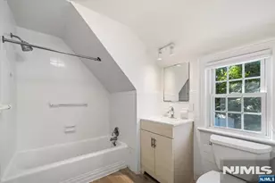 694 Northumberland Rd, Teaneck Township, NJ 07666 - Photo 26