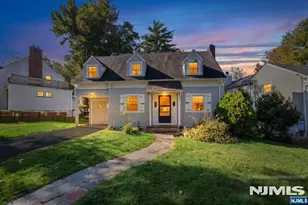 694 Northumberland Rd, Teaneck Township, NJ 07666 - Photo 2