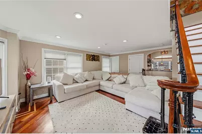 664 Teneyck Avenue, Lyndhurst Township, NJ 07071 - Photo 4