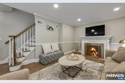 380 E Midland Avenue, Paramus, NJ 07652 - Photo 4