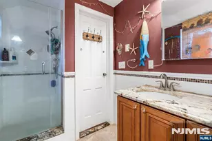 81 Grayson Pl, Teaneck Township, NJ 07666 - Photo 18