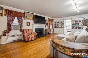 81 Grayson Pl, Teaneck Township, NJ 07666 - Photo 4