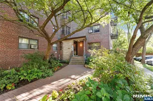 410 Fairview Ave 4J, Fort Lee, NJ 07024 - Photo 1