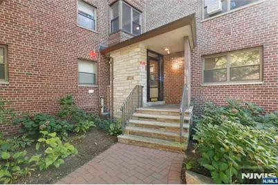 410 Fairview Avenue 4J #4J, Fort Lee, NJ 07024 - Photo 2
