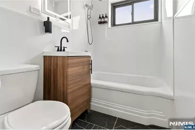 410 Fairview Avenue 4J #4J, Fort Lee, NJ 07024 - Photo 16