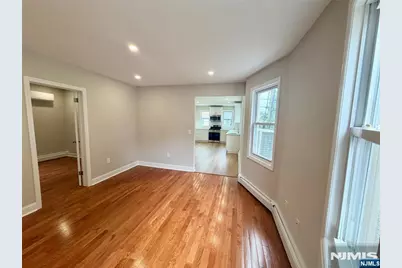 35 Claremont Avenue 2 #2, Montclair, NJ 07042 - Photo 6