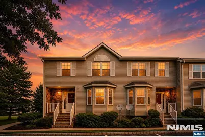 8A Ashley Court 8A #8A, Franklin Township, NJ 08873 - Photo 4