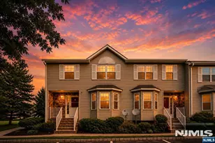 8A Ashley Ct 8A, Franklin Township, NJ 08873 - Photo 4
