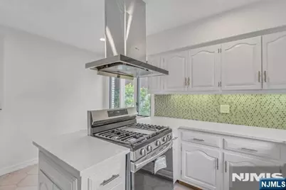 251 Bellemeade Avenue, Fort Lee, NJ 07024 - Photo 22
