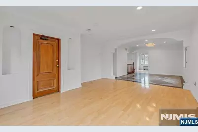 251 Bellemeade Avenue, Fort Lee, NJ 07024 - Photo 4
