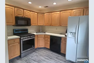2324 Oliver Court, Mahwah, NJ 07430 - Photo 2