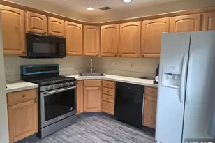 2324 Oliver Ct, Mahwah, NJ 07430 - Photo 2