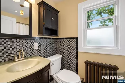 340 Roosevelt Avenue, Hasbrouck Heights, NJ 07604 - Photo 20