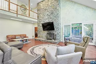 9 Cameron Rd, Saddle River, NJ 07458 - Photo 12