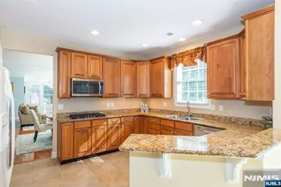 59 Quarry Drive 4206 #4206, Woodland Park, NJ 07424 - Photo 6