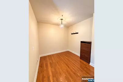 2113 Windsor Park Court 75 #75, Englewood, NJ 07631 - Photo 4