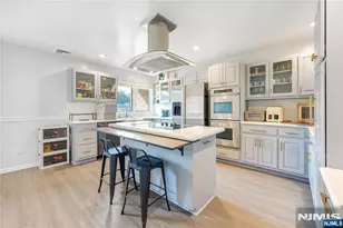 300 Gorge 8, Cliffside Park, NJ 07010 - Photo 8