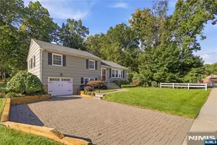 27 Salem Dr, Hanover Township, NJ 07981 - Photo 2