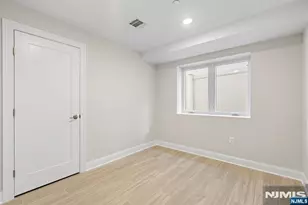 386 Lincoln Ave, Cliffside Park, NJ 07010 - Photo 28