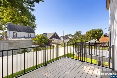 386 Lincoln Avenue, Cliffside Park, NJ 07010 - Photo 10