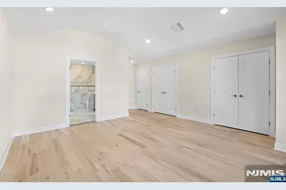 386 Lincoln Avenue, Cliffside Park, NJ 07010 - Photo 14