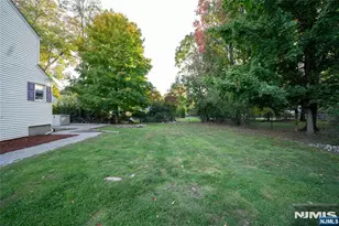 225 Hillside Ave, Allendale, NJ 07401 - Photo 22
