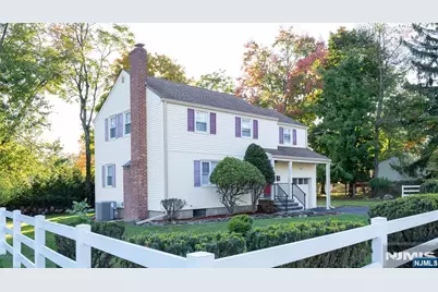 225 Hillside Avenue, Allendale, NJ 07401 - Photo 2