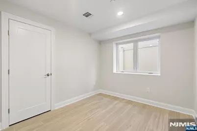 384 Lincoln Avenue, Cliffside Park, NJ 07010 - Photo 28