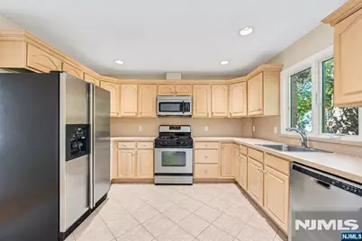 393 Washington Avenue B #B, Cliffside Park, NJ 07010 - Photo 22