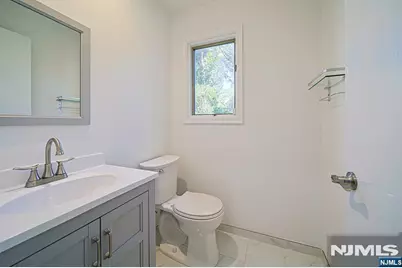 92 Meadowview Court, Leonia, NJ 07605 - Photo 12