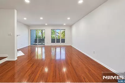 92 Meadowview Court, Leonia, NJ 07605 - Photo 4