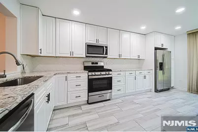92 Meadowview Court, Leonia, NJ 07605 - Photo 8