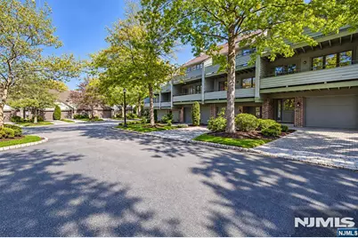 92 Meadowview Court, Leonia, NJ 07605 - Photo 2