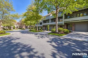 92 Meadowview Ct, Leonia, NJ 07605 - Photo 2