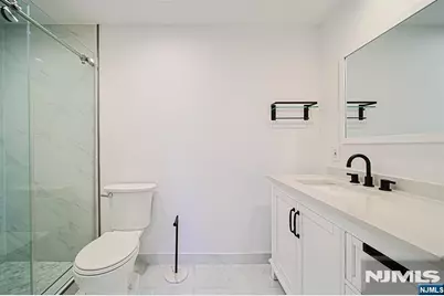 92 Meadowview Court, Leonia, NJ 07605 - Photo 16