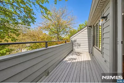 92 Meadowview Court, Leonia, NJ 07605 - Photo 20