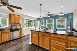 23 Schlosser Dr, Rochelle Park Township, NJ 07662 - Photo 14