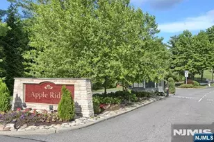 255 Westervelt Ln, Mahwah, NJ 07430 - Photo 28