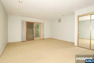 255 Westervelt Ln, Mahwah, NJ 07430 - Photo 16