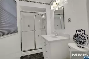 17 Chandler Dr, Wayne, NJ 07470 - Photo 20