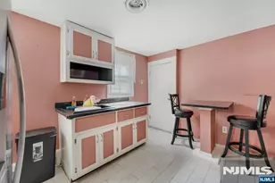 131 Steuben St, East Orange, NJ 07018 - Photo 8