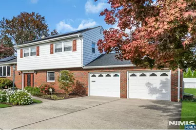 68 Thanksgiving Lane, Clifton, NJ 07013 - Photo 2
