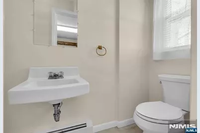 68 Thanksgiving Lane, Clifton, NJ 07013 - Photo 14