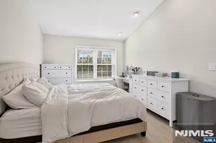 569 Windsor Dr, Palisades Park, NJ 07650 - Photo 16